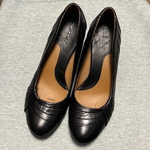 Black Leather Solos Pumps w/2 inch Heel and Extra Cushion - Size 8.5M